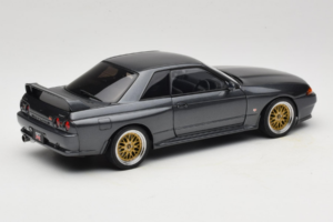 Nissan Skyline GT-R R32 V-Spec II Tuned Gun Grey Metallic AUTOart 1:18 77417 メタル - 画像 3/8