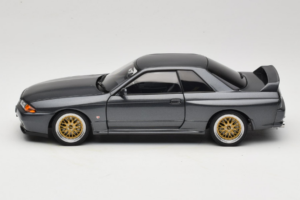 Nissan Skyline GT-R R32 V-Spec II Tuned Gun Grey Metallic AUTOart 1:18 77417 メタル - 画像 4/8