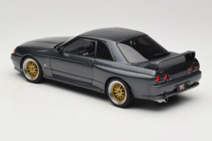 Nissan Skyline GT-R R32 V-Spec II Tuned Gun Grey Metallic AUTOart 1:18 77417 メタル - 画像 7/8
