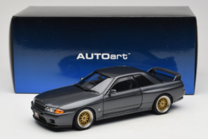 Nissan Skyline GT-R R32 V-Spec II Tuned Gun Grey Metallic AUTOart 1:18 77417 メタル - 画像 8/8