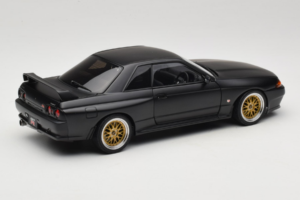 Nissan Skyline GT-R R32 V-Spec II Tuned Version Matt Black AUTOart 1:18 77418 メタル - 画像 3/8