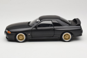 Nissan Skyline GT-R R32 V-Spec II Tuned Version Matt Black AUTOart 1:18 77418 メタル - 画像 4/8