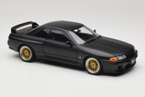 Nissan Skyline GT-R R32 V-Spec II Tuned Version Matt Black AUTOart 1:18 77418 メタル - 画像 6/8