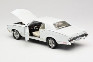 Oldsmobile Cutlass SX ホワイト ERTL 1:18 33775 メタル - 画像 5/8