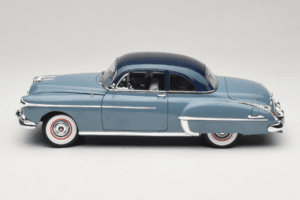 Oldsmobile 88 ブルー Grease Auto World 1:18 AWSS103/06 メタル - 画像 4/8