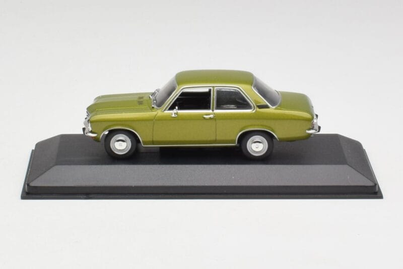 Opel Ascona B 1.6S テラルグリーン Minichamps 1:43 OPEL002 メタル