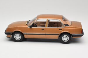 Opel Ascona C Berlina Beige Metallic MCG 1:18 MCG18459 メタル - 画像 3/6