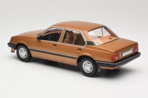 Opel Ascona C Berlina Beige Metallic MCG 1:18 MCG18459 メタル - 画像 5/6