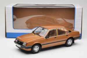 Opel Ascona C Berlina Beige Metallic MCG 1:18 MCG18459 メタル - 画像 6/6