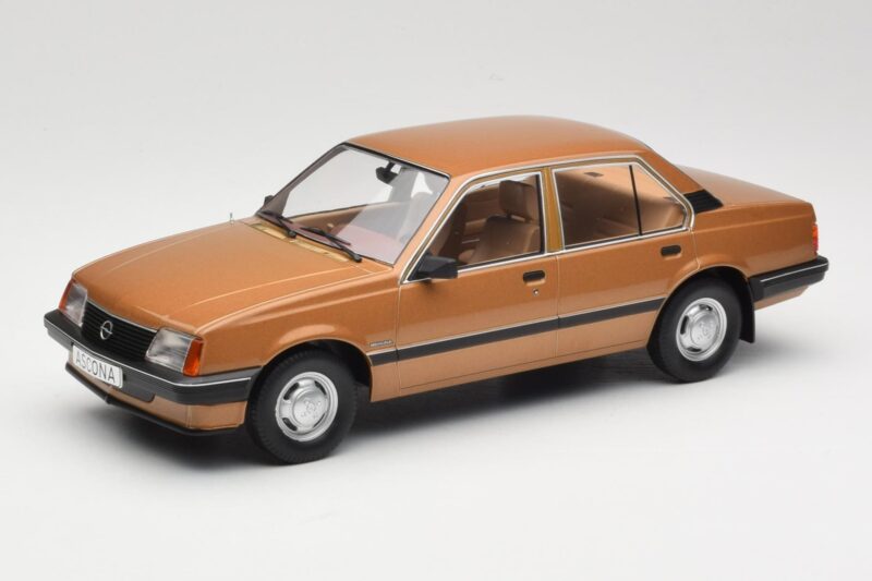 Opel Ascona C Berlina Beige Metallic MCG 1:18 MCG18459 メタル