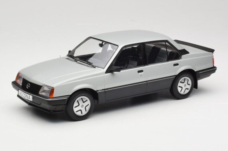 Opel Ascona C SR シルバー MCG 1:18 MCG18460 メタル