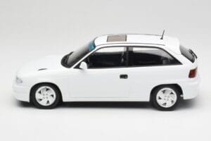 Opel Astra F GSi Blanc Casablanca Norev 1:18 183673 メタル - 画像 3/6