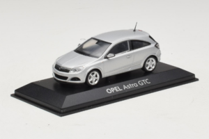 Opel Astra H GTC シルバー Minichamps 1:43 ASTRA003 メタル - 画像 2/4