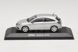 Opel Astra H GTC シルバー Minichamps 1:43 ASTRA003 メタル