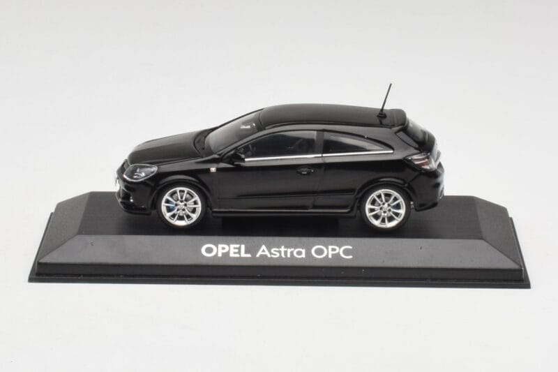 Opel Astra H OPC ブラック Minichamps 1:43 90399890 メタル
