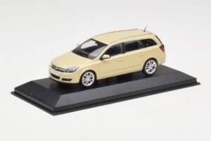 Opel Astra H エステート イエロー Minichamps 1:43 1799098 メタル - 画像 2/4