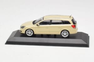 Opel Astra H エステート イエロー Minichamps 1:43 1799098 メタル
