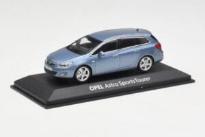Opel Astra J Sports Tourer Blue Metallic Minichamps 1:43 400049012 メタル - 画像 2/4