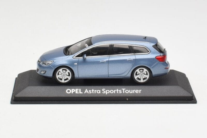 Opel Astra J Sports Tourer Blue Metallic Minichamps 1:43 400049012 メタル