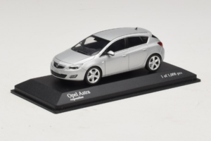 Opel Astra J シルバー Minichamps 1:43 400049000 メタル - 画像 2/4