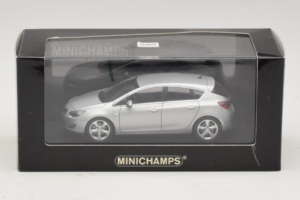 Opel Astra J シルバー Minichamps 1:43 400049000 メタル - 画像 4/4