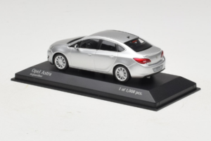 Opel Astra J シルバー Minichamps 1:43 410042000 メタル - 画像 3/5