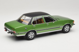 Opel Commodore B グリーン MCG 1:18 MCG18565 メタル - 画像 2/6