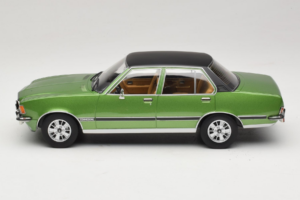 Opel Commodore B グリーン MCG 1:18 MCG18565 メタル - 画像 3/6