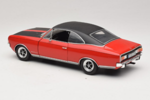 Opel Commodore GS/E レッド Revell 1:18 08826 メタル - 画像 7/8