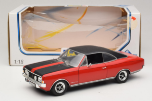 Opel Commodore GS/E レッド Revell 1:18 08826 メタル - 画像 8/8