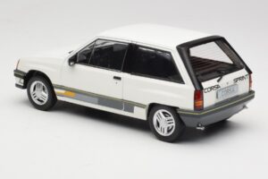 Opel Corsa A Sprint ホワイト MCG 1:18 MCG18432 メタル - 画像 5/6