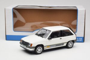 Opel Corsa A Sprint ホワイト MCG 1:18 MCG18432 メタル - 画像 6/6