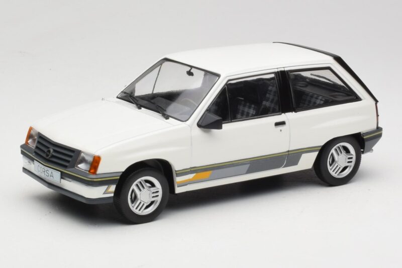 Opel Corsa A Sprint ホワイト MCG 1:18 MCG18432 メタル