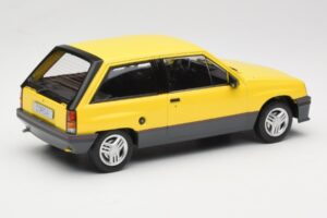 Opel Corsa A SR イエロー MCG 1:18 MCG18431 メタル - 画像 2/6