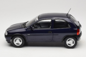 Opel Corsa B Dark Blue Metallic MCG 1:18 MCG18905 メタル - 画像 3/6