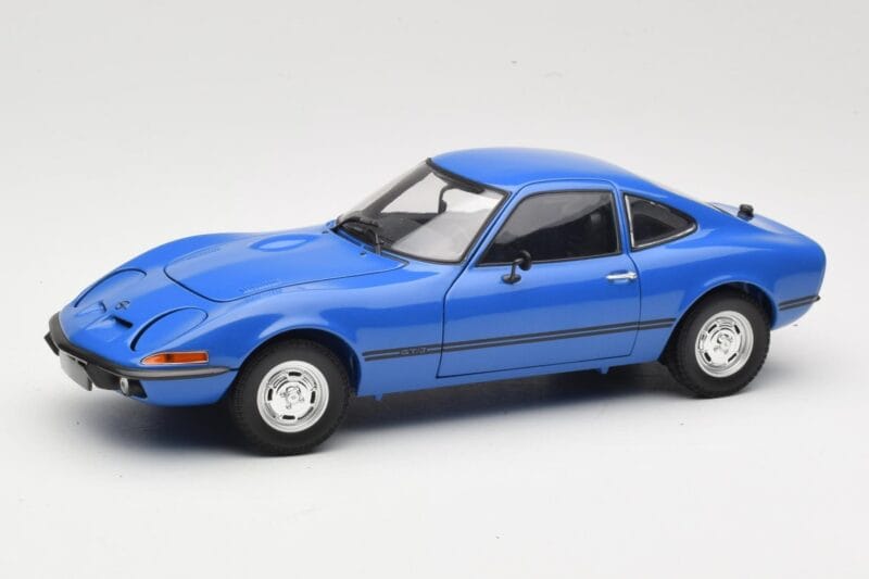 Opel GT/J ブルー Minichamps 1:18 180049023 メタル
