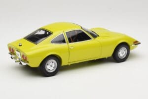 Opel GT イエロー Minichamps 1:18 180049032 メタル - 画像 3/8
