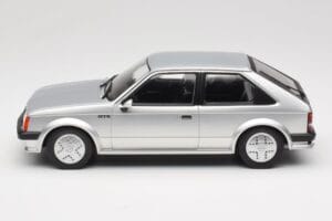 Opel Kadett D GTE シルバー MCG 1:18 MCG18533 メタル - 画像 3/6