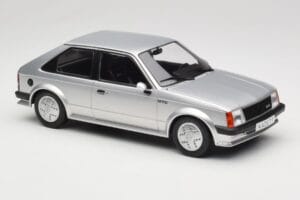 Opel Kadett D GTE シルバー MCG 1:18 MCG18533 メタル - 画像 4/6