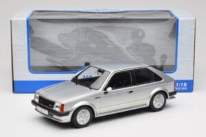 Opel Kadett D GTE シルバー MCG 1:18 MCG18533 メタル - 画像 6/6