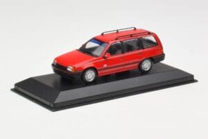 Opel Kadett E Club ステーションワゴン レッド Minichamps 1:43 400045910 メタル - 画像 3/3