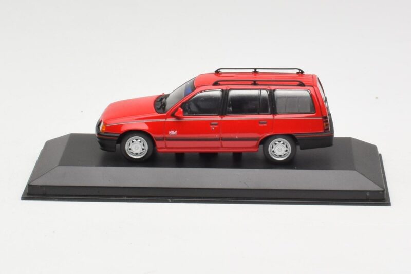 Opel Kadett E Club ステーションワゴン レッド Minichamps 1:43 Opel Kadett E Club ステーションワゴン レッド Minichamps 1:43 400045910 メタル