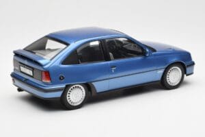 Opel Kadett E GSi ライトブルーメタリック Norev 1:18 183615 メタル - 画像 2/6