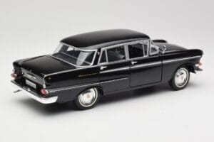 Opel Kapitan P1 ブラック Revell 1:18 08822 メタル - 画像 3/8