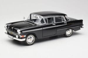 Opel Kapitan P1 ブラック Revell 1:18 08822 メタル