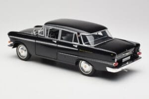Opel Kapitan P1 ブラック Revell 1:18 08822 メタル - 画像 7/8