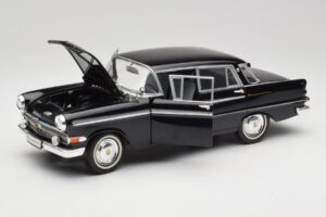 Opel Kapitan P2 ブラック Revell 1:18 08821 メタル - 画像 2/8