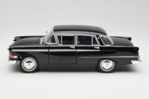 Opel Kapitan P2 ブラック Revell 1:18 08821 メタル - 画像 4/8