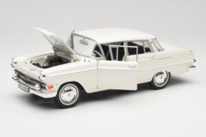 Opel Kapitan P2 ホワイト Revell 1:18 08821-M1 メタル - 画像 2/8