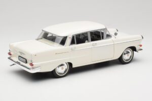 Opel Kapitan P2 ホワイト Revell 1:18 08821-M1 メタル - 画像 3/8